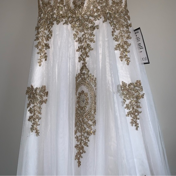 Say Yes to the Prom Strapless Embellished Ballgown Ivory Size 7 $199 - Picture 5 of 9